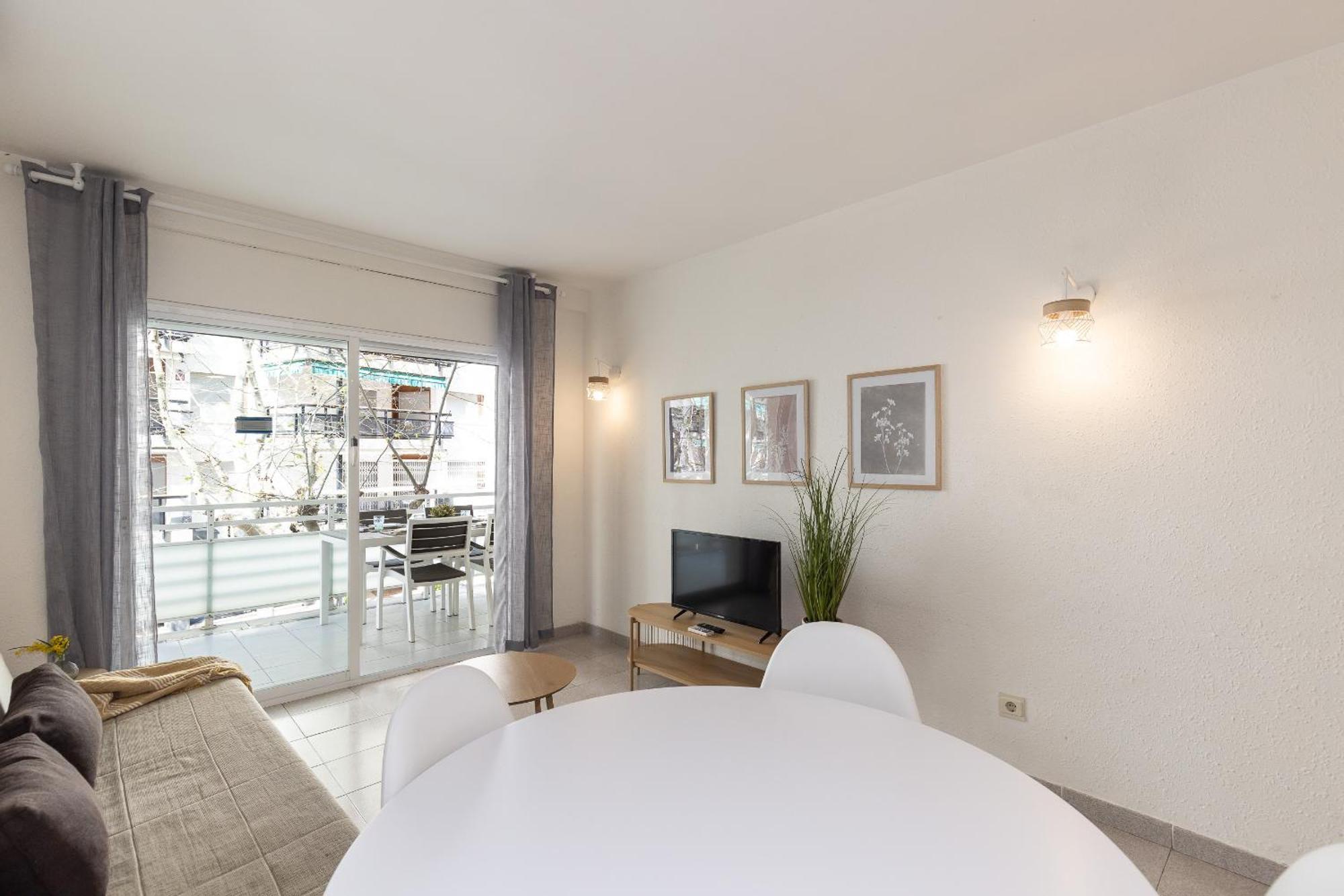 Uhc Apartamento Ruisenores Salou Exterior photo