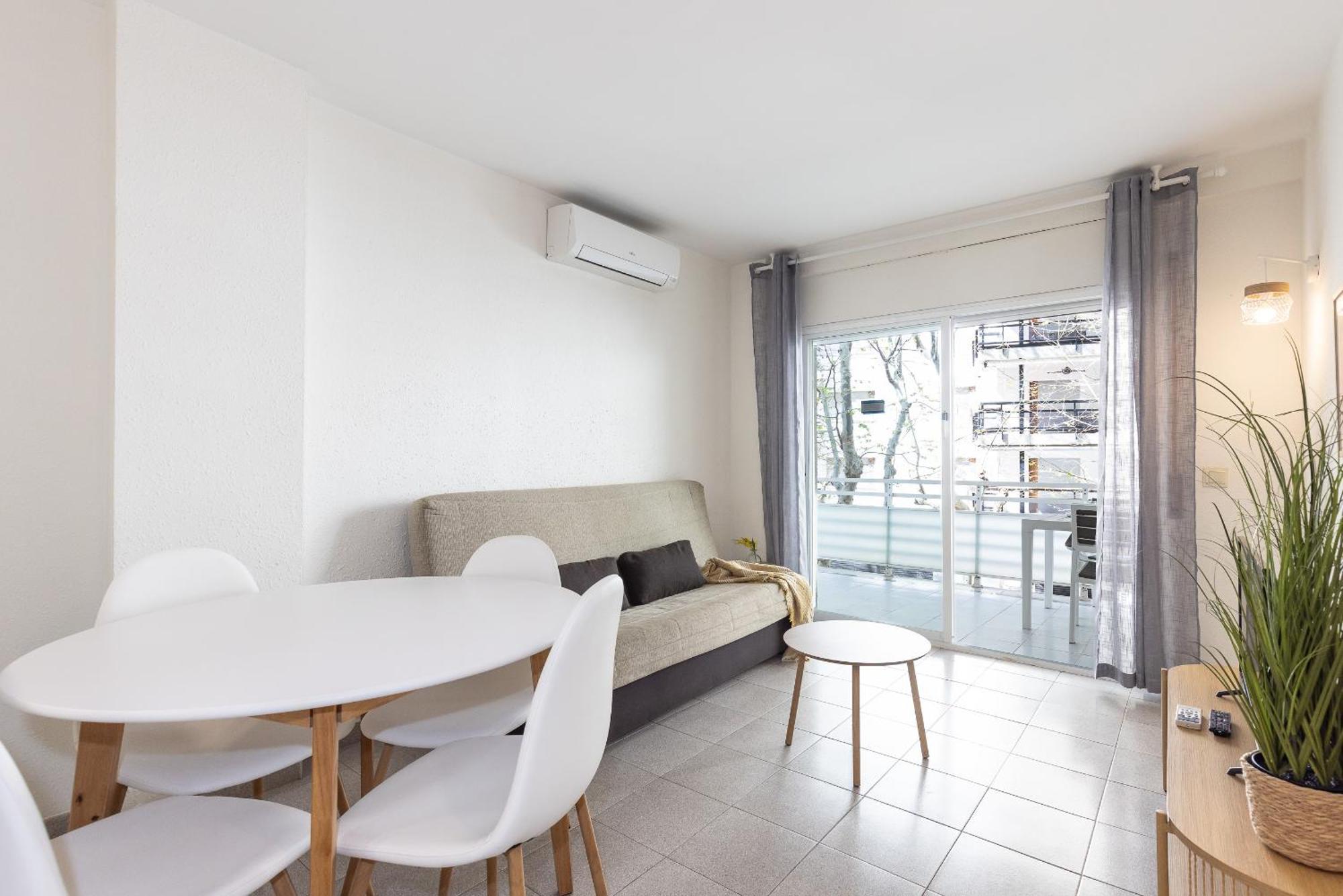 Uhc Apartamento Ruisenores Salou Exterior photo